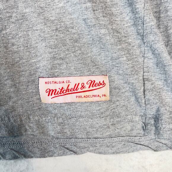 Mitchell & Ness UCLA Bruins T-Shirt RARE!! Marked "3rd Proto 9-10-10" Woman's L - Picture 4 of 14